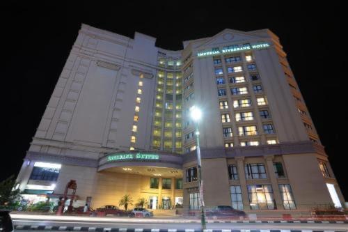 קוצ'ינג Riverbank Suites Waterfront מראה חיצוני תמונה